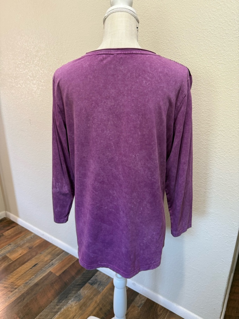 Rena - Purple Floral Embellished Women’s Top - Size XL - Picture 4 of 16